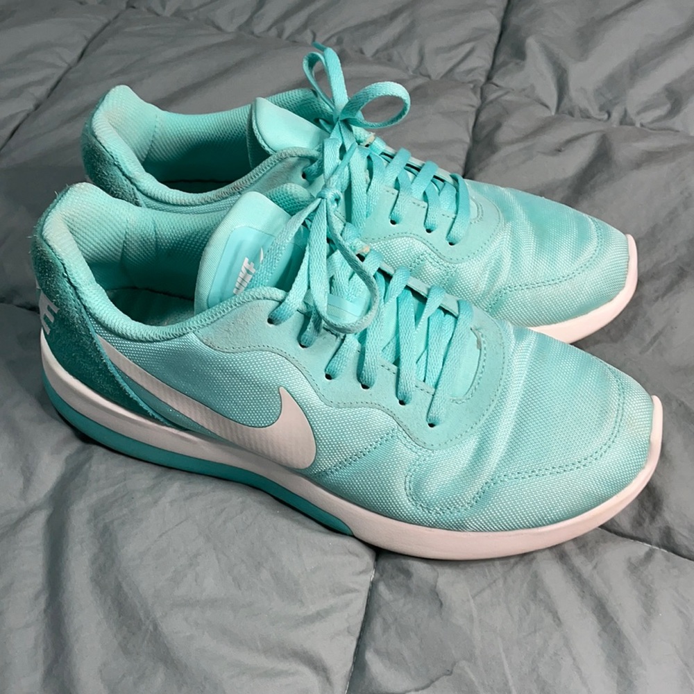 Nike shoes teal